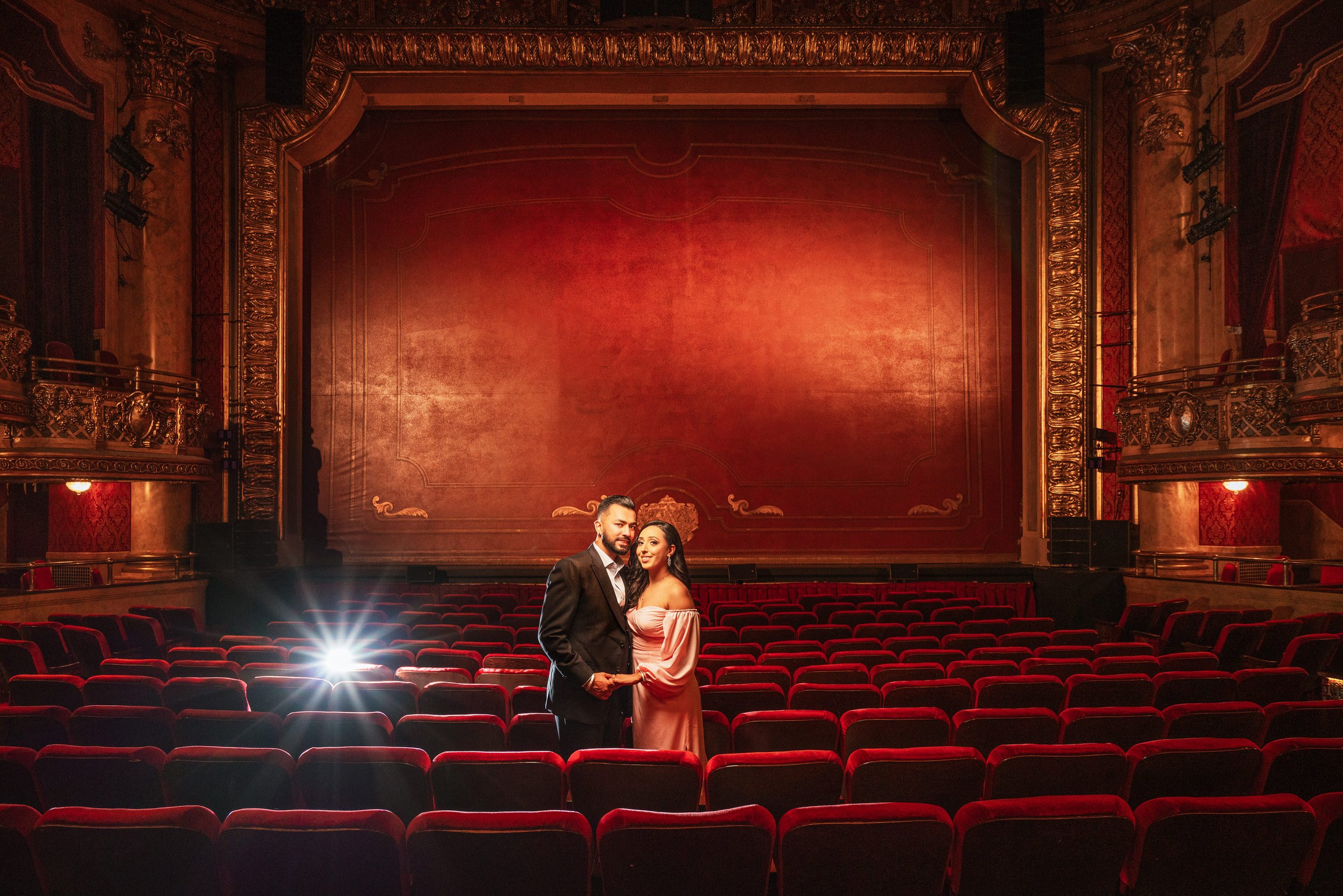 Elgin-Theater-Toronto-Couple-shoot10.jpg