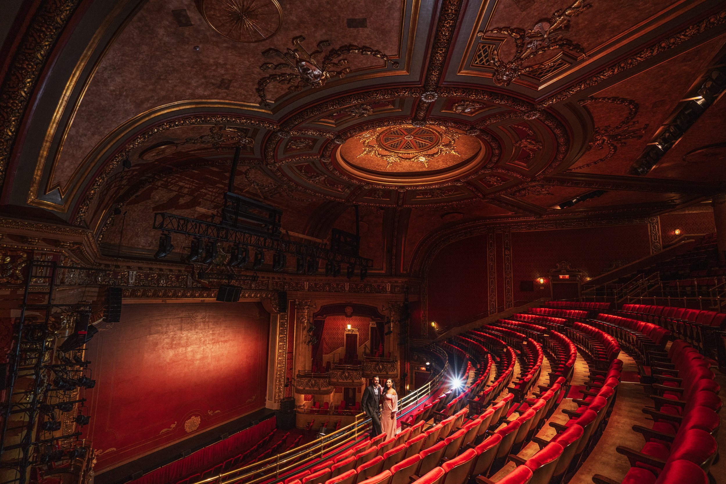 Elgin-Theater-Toronto-Couple-shoot34.jpg