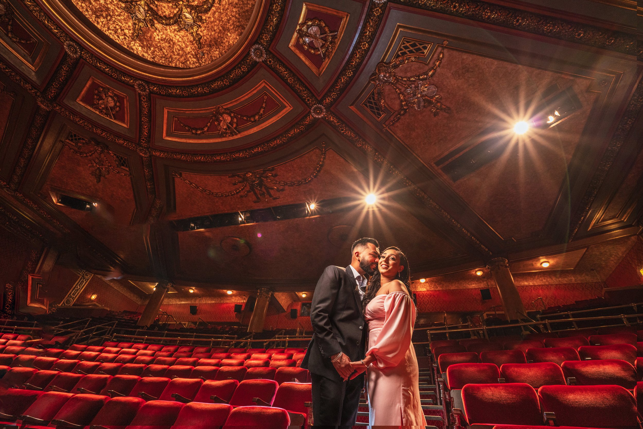 Elgin-Theater-Toronto-Couple-shoot37.jpg