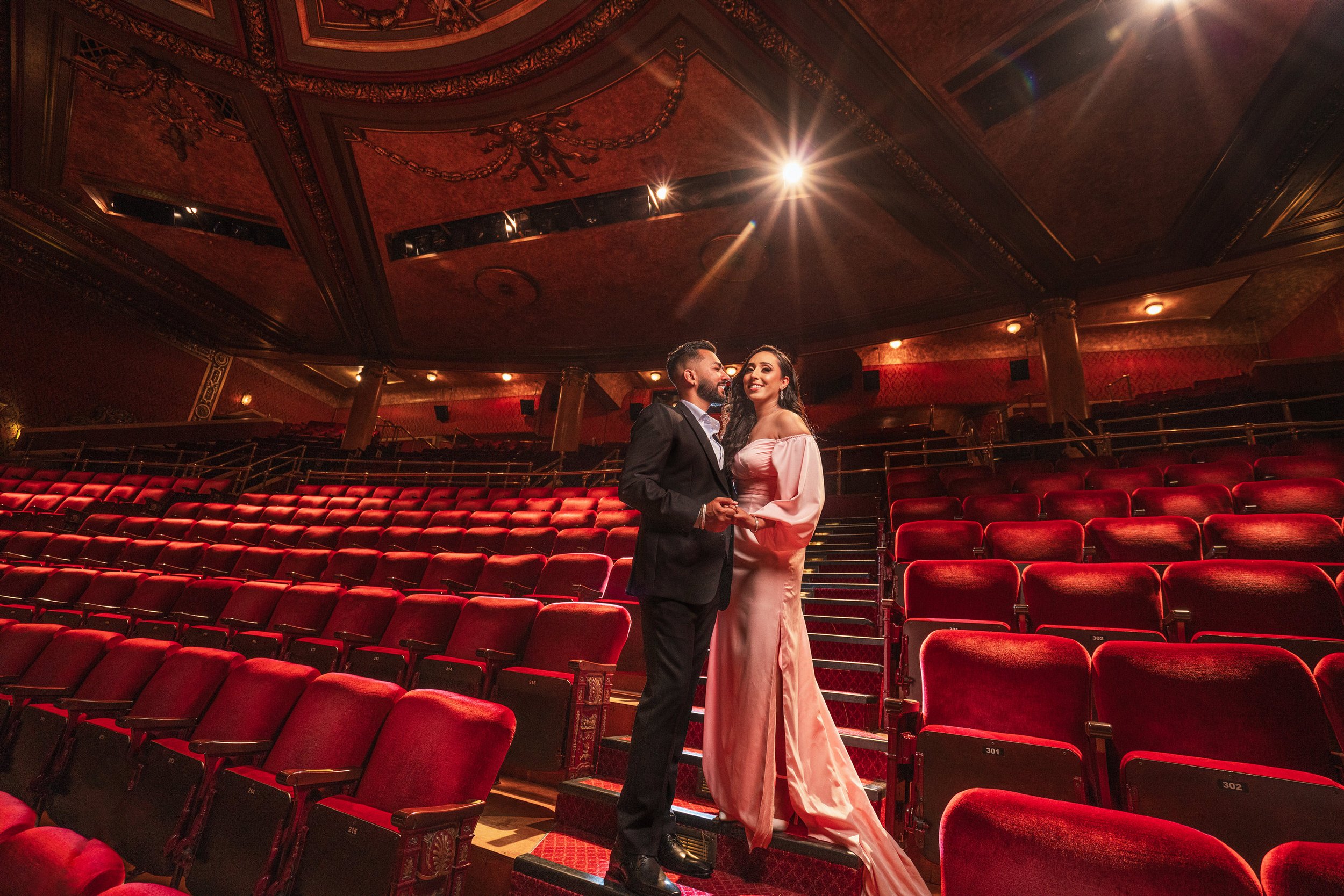 Elgin-Theater-Toronto-Couple-shoot39.jpg