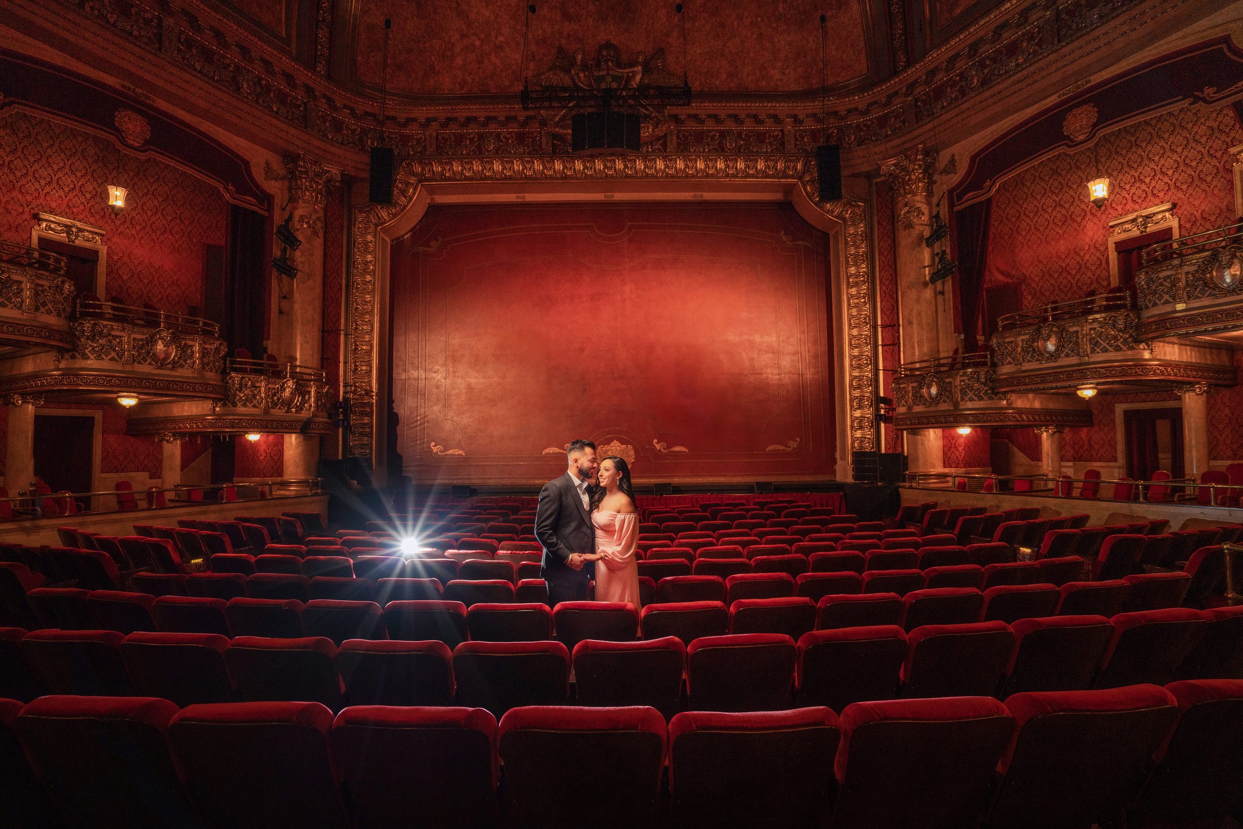 Elgin-Theater-Toronto-Couple-shoot4.jpg