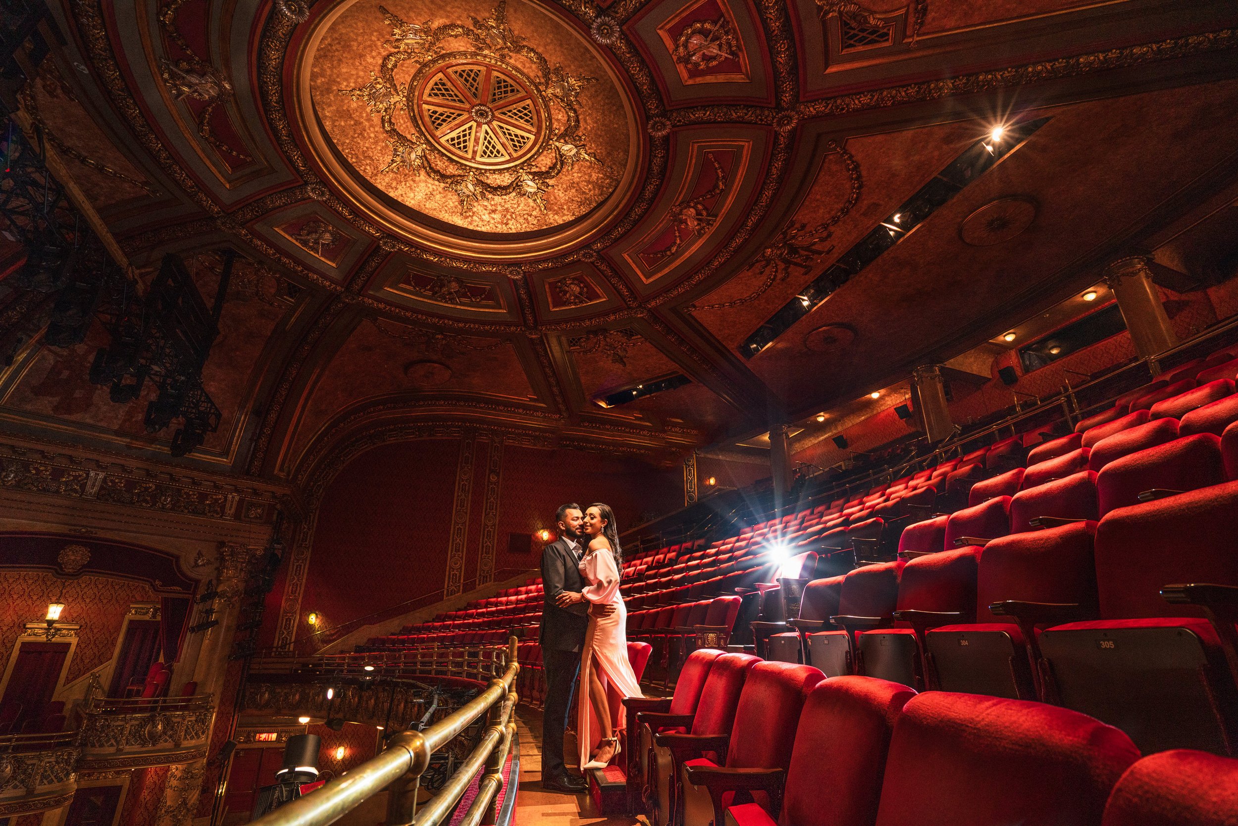 Elgin-Theater-Toronto-Couple-shoot54.jpg